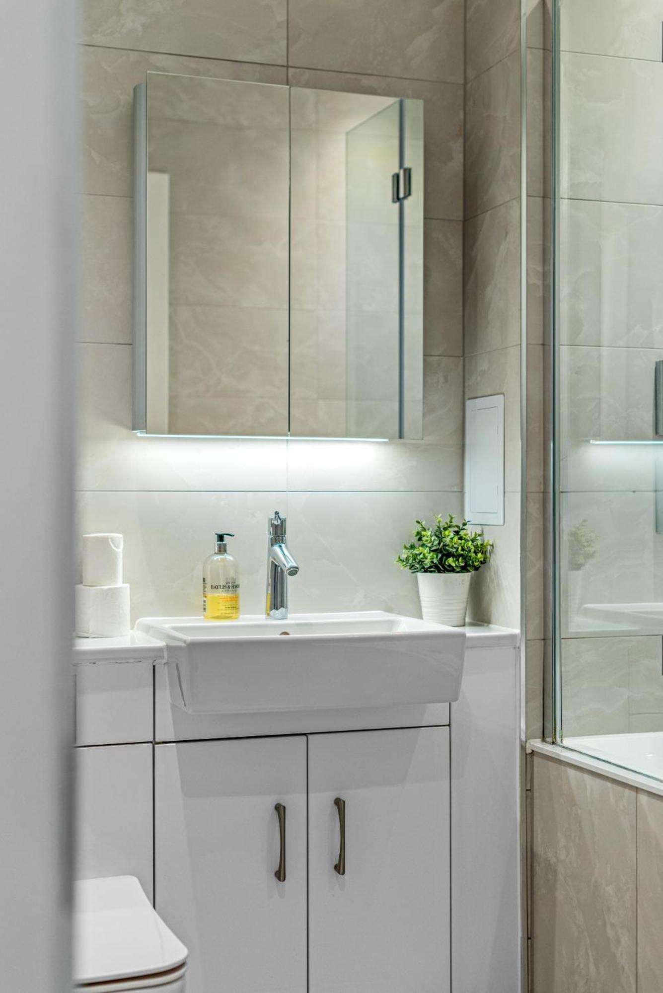 Londwell, Heart Of Notting Hill, Balcony Suite Luxury Лондон Екстериор снимка